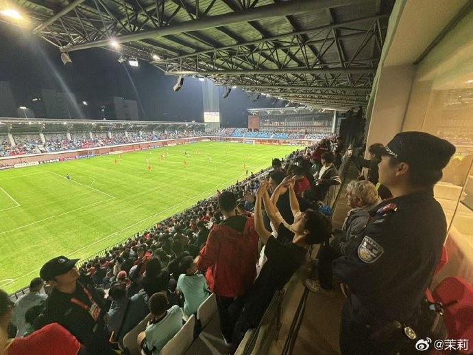  前國足主帥米盧現(xiàn)身球場，觀看U20國足vs卡塔爾U20
