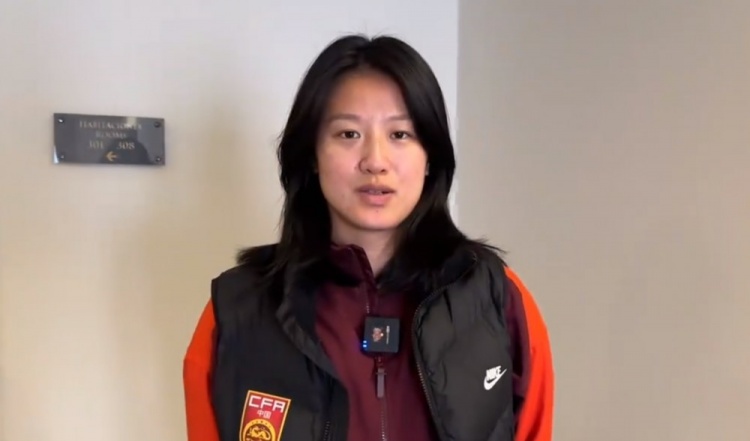  汪琳琳：范迪克是我的偶像和目標(biāo)，希望變成他那樣全面的中后衛(wèi)
