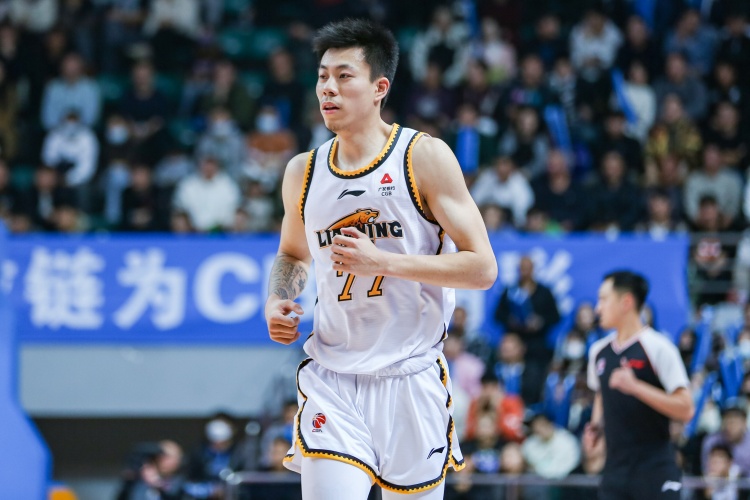  復(fù)出還要找狀態(tài)！張鎮(zhèn)麟半場6中1僅拿2分1板4助1斷