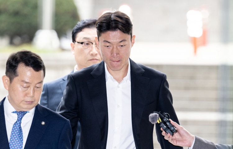  韓國國腳黃義助非法拍攝不雅視頻，一審被判有期徒刑1年緩刑2年！