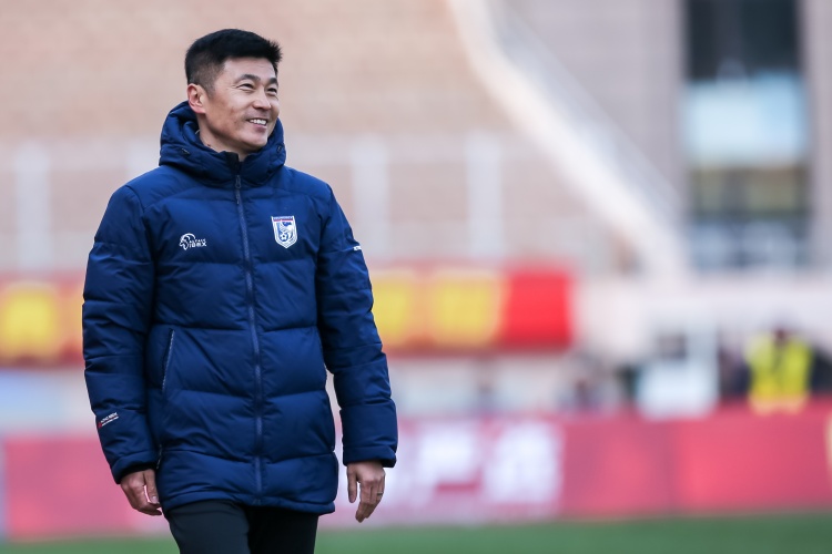  足球報(bào)：大連英博低調(diào)備戰(zhàn)，簽約贊助商為大連足球注入新活力