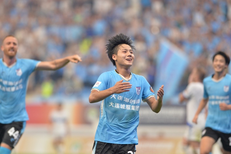  19歲國青小將毛偉杰進(jìn)入大連英博戰(zhàn)泰山首發(fā)，將迎中超首秀
