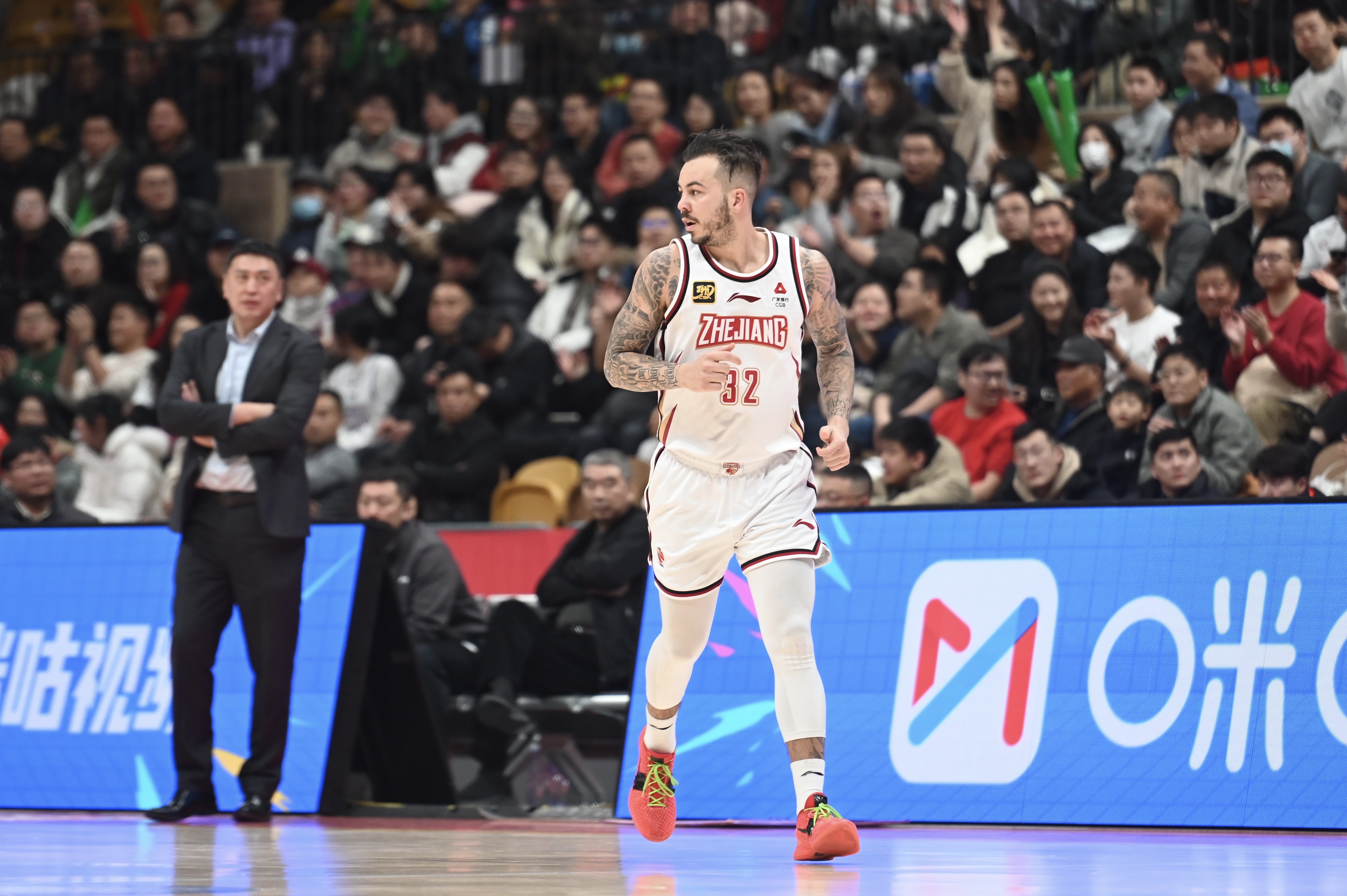  40+三雙難救主！約克39中18&三分22中10空砍48分10籃板11助攻